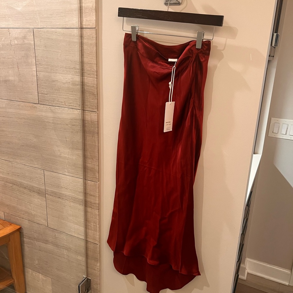 Italian Red Silk Skirt Size EU38 (US 4-6) New with tags